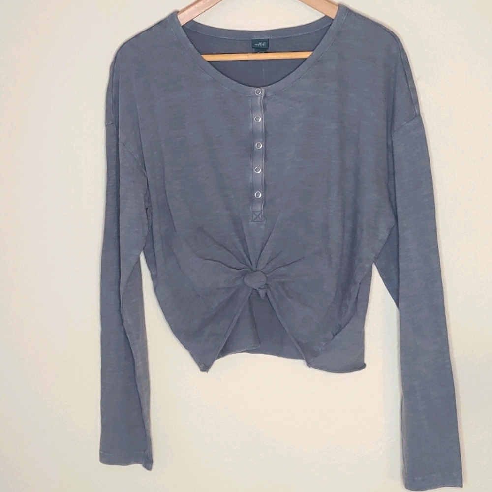 NWT Wild Fable⚡ crop knot Large T-shirt
